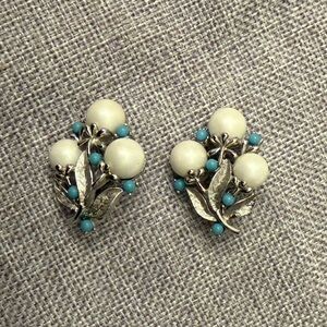 Vintage Sarah Coventry “Alaskan Summer” Clip-On Earrings Gold Tone